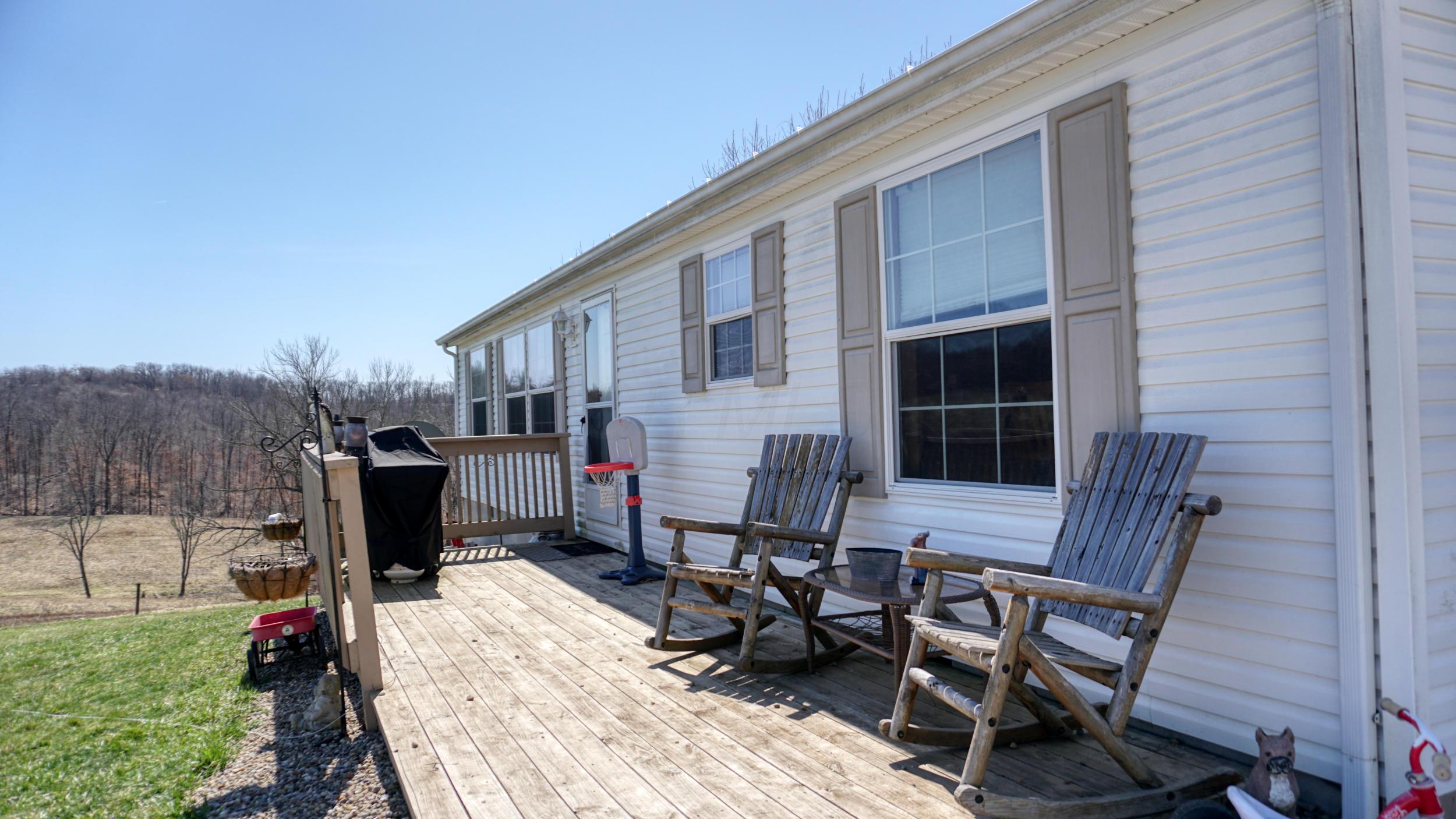 52149 Iowa Road Cumberland, OH 43732 - Photo 2 of 19