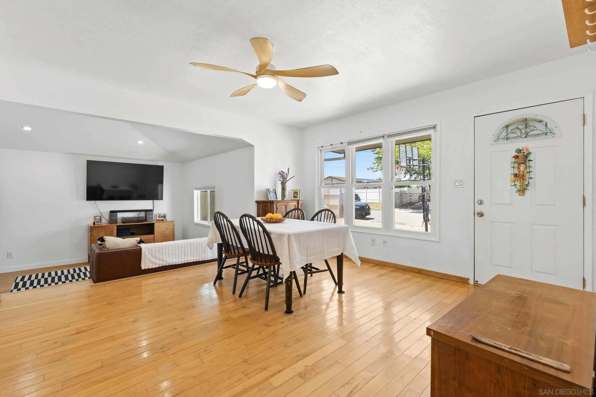 9451 San Francisco Street Spring Valley, CA 91977 - Photo 4 of 24