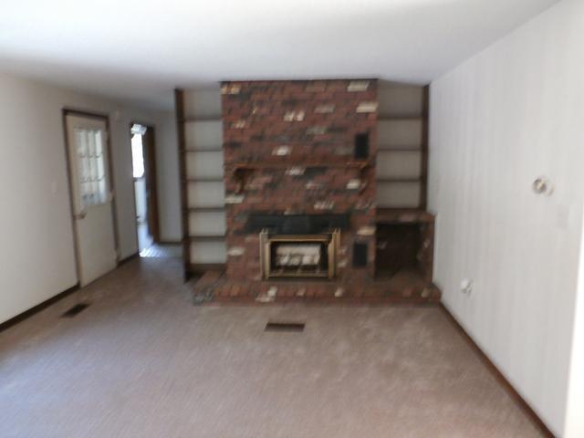 600 River Road Topsham, ME 04086 - Photo 13 of 27 Living Room.