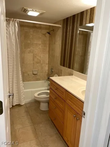 $1,750 | 632 Victoria Drive, Unit 201, Cape Coral, FL 33904