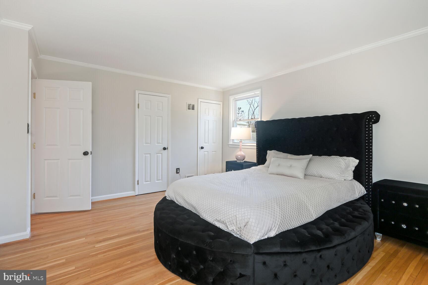 8516 West Howell Road Bethesda, MD 20817 - Photo 26 of 44 Primary Bedroom