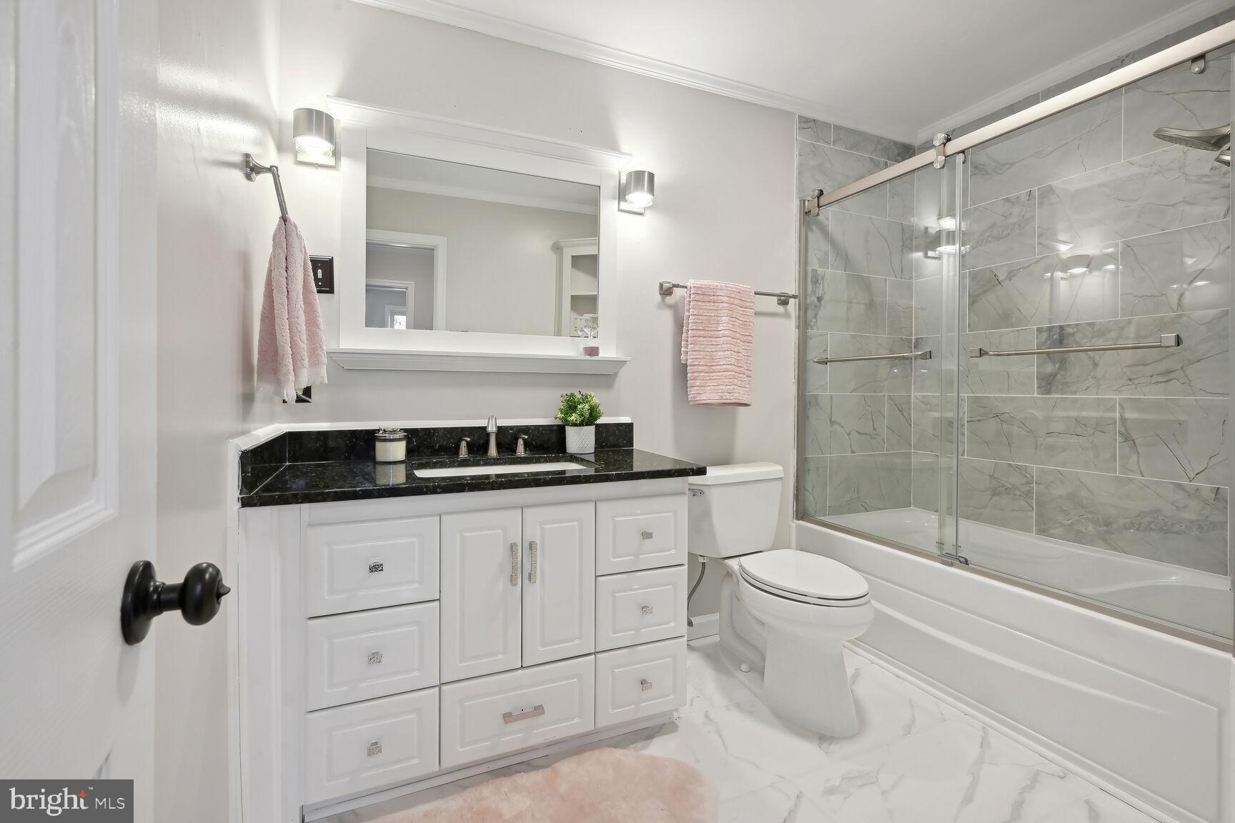 8516 West Howell Road Bethesda, MD 20817 - Photo 33 of 44 Full bathroom 3