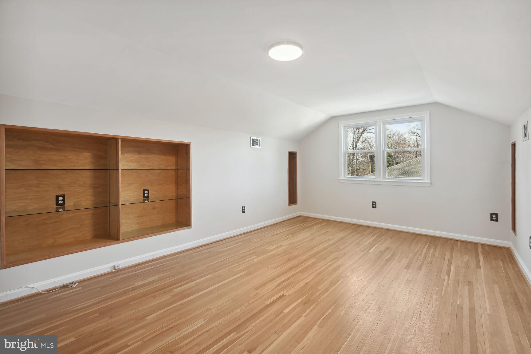 8516 West Howell Road Bethesda, MD 20817 - Photo 34 of 44 Bedroom number 4