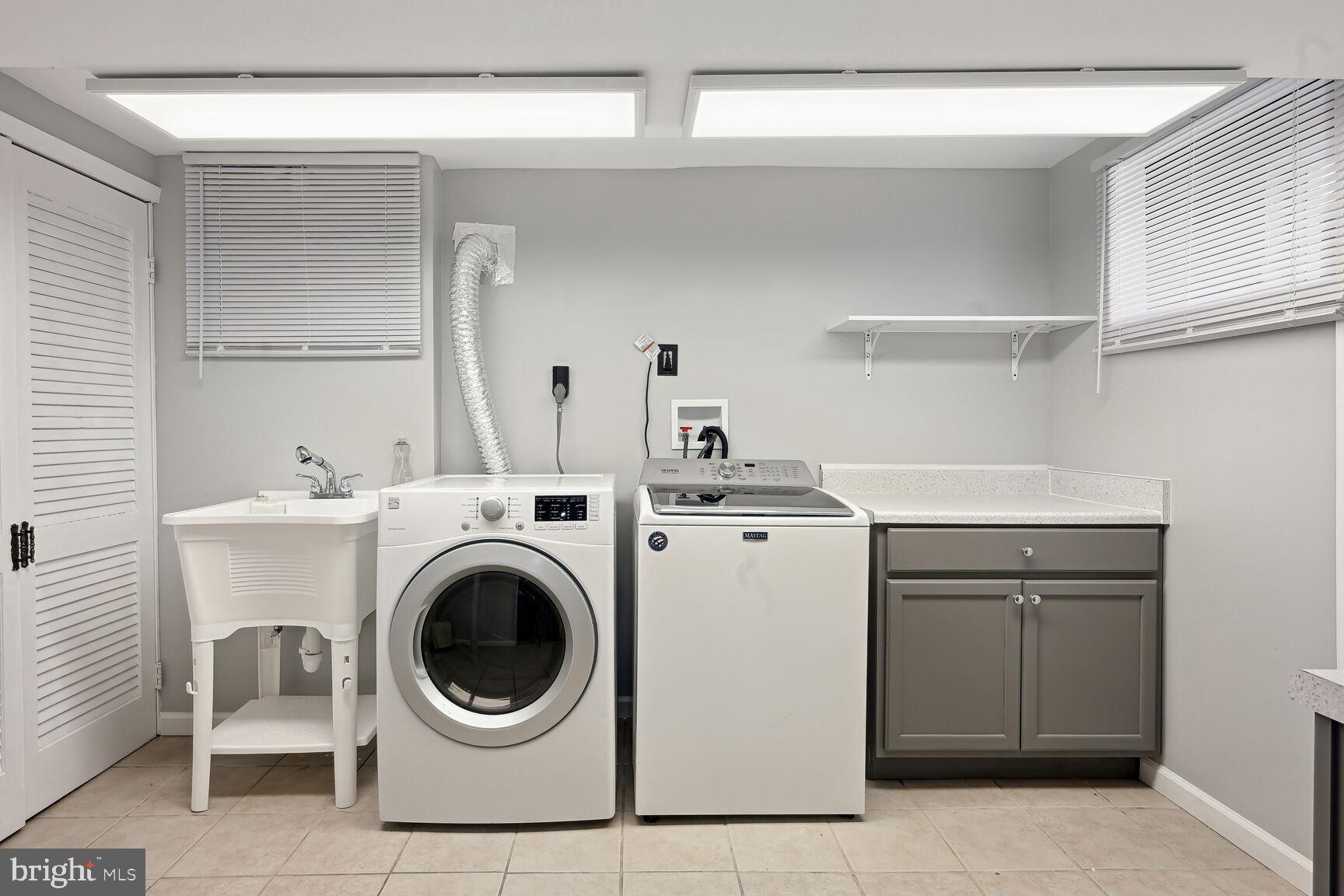 8516 West Howell Road Bethesda, MD 20817 - Photo 39 of 44 Laundry room