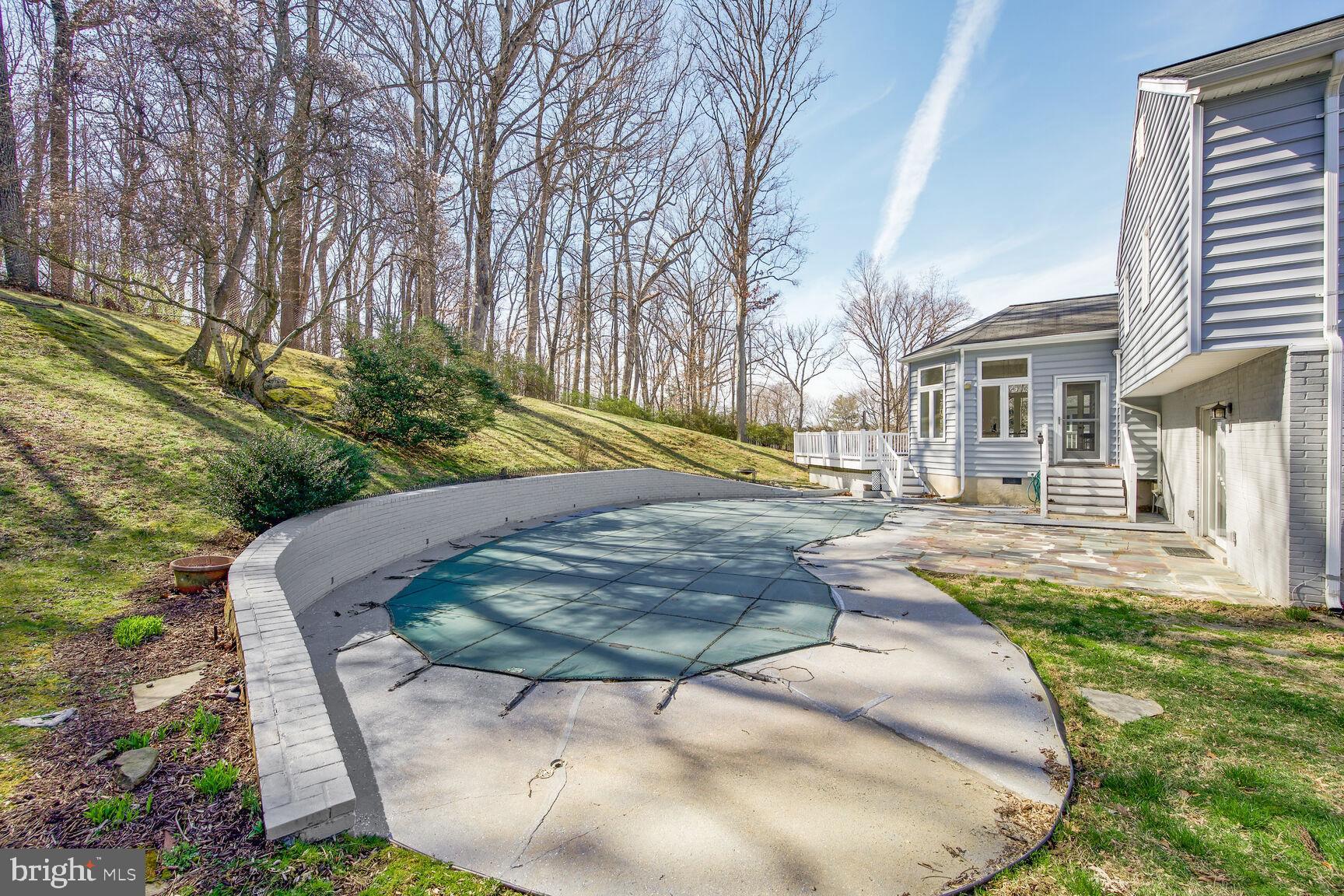 8516 West Howell Road Bethesda, MD 20817 - Photo 43 of 44 Backyard