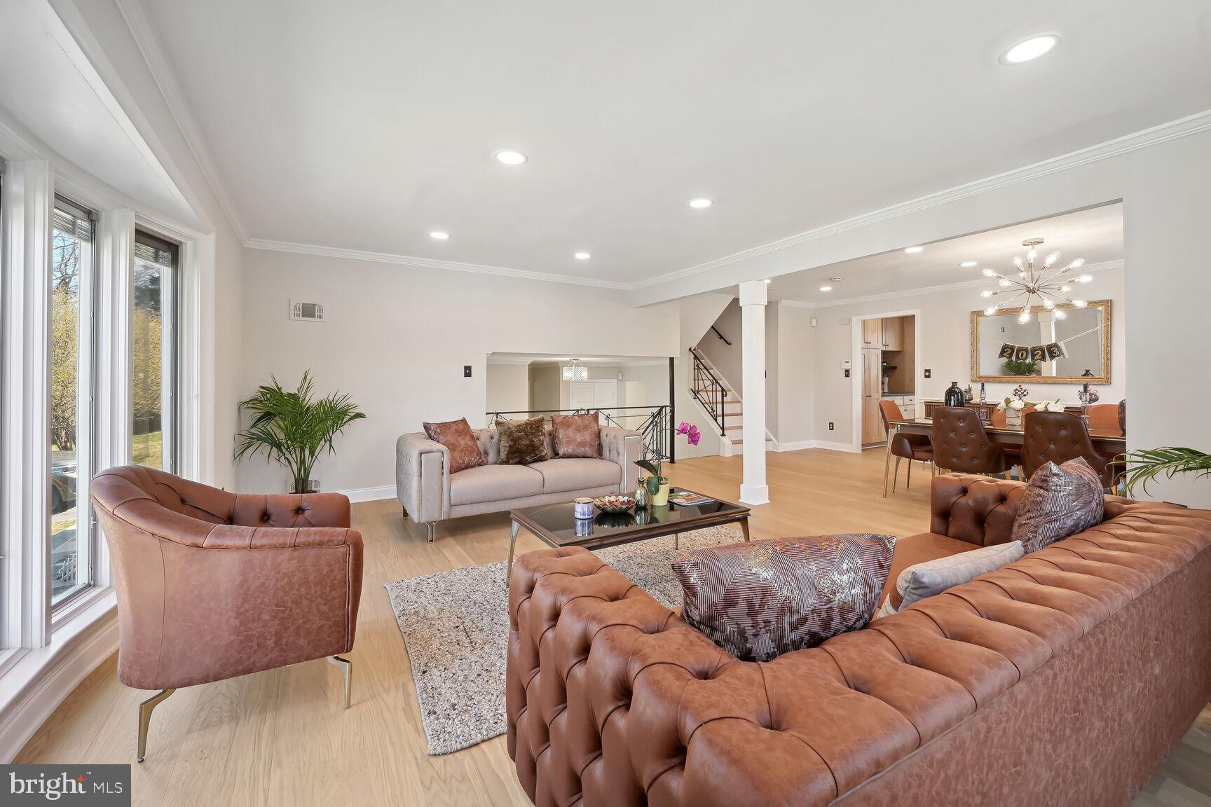 8516 West Howell Road Bethesda, MD 20817 - Photo 8 of 44 Living Room