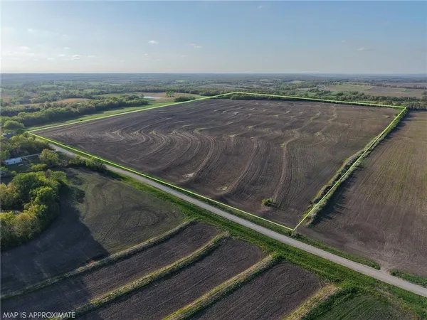 $1,068,000 | 1-2 Northwest Nw Street, Gilman City, MO 64642