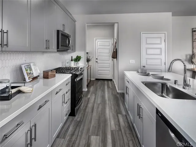 $718,327 | 2083 Mandarin Lane, Redlands, CA 92374