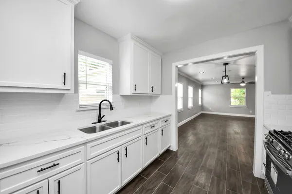 $1,800 | 135 Rustic Drive, Pasadena, TX 77502
