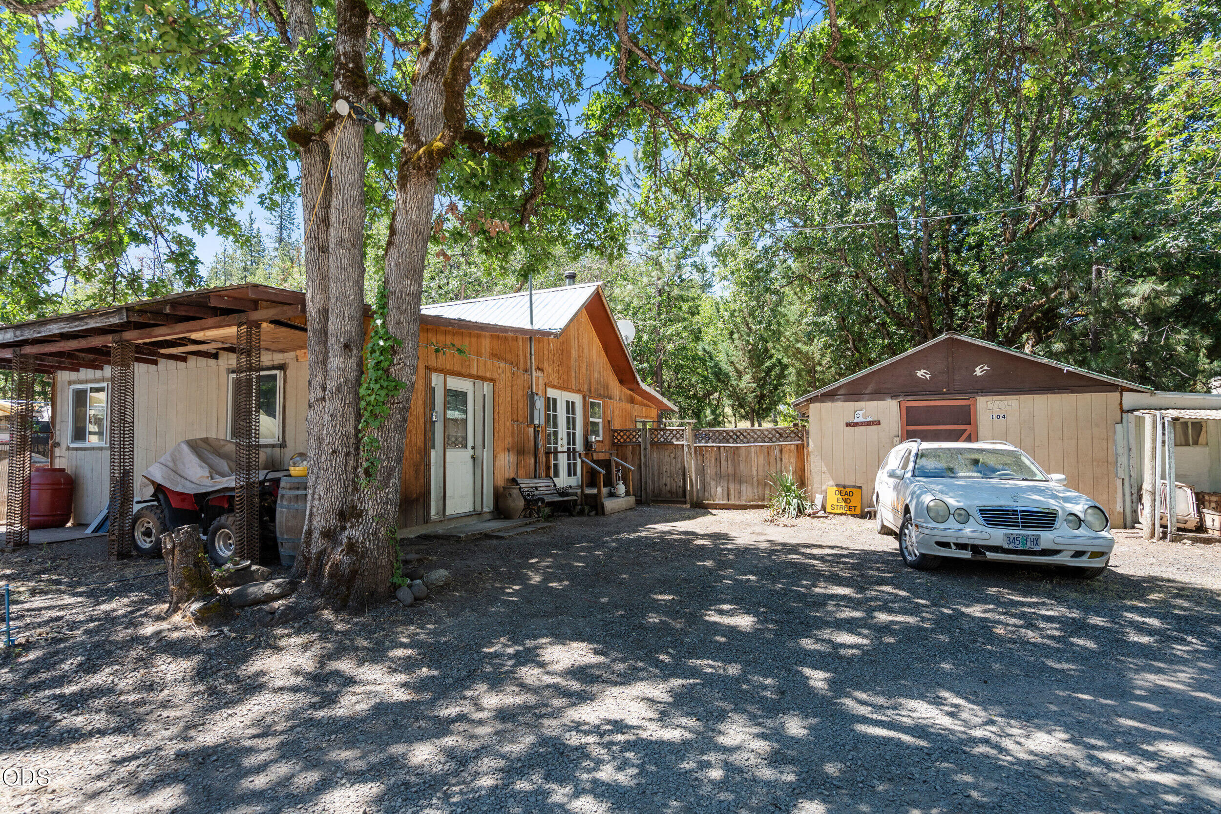 104 Fir Street Shady Cove, OR 97539 - Photo 6 of 37