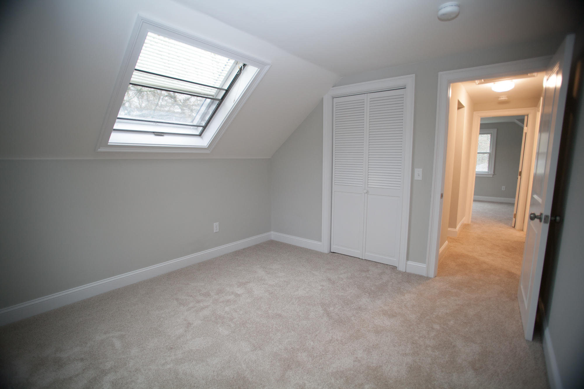 235 Old Craigville Road Hyannis, MA 02601 - Photo 28 of 35 an empty room with windows