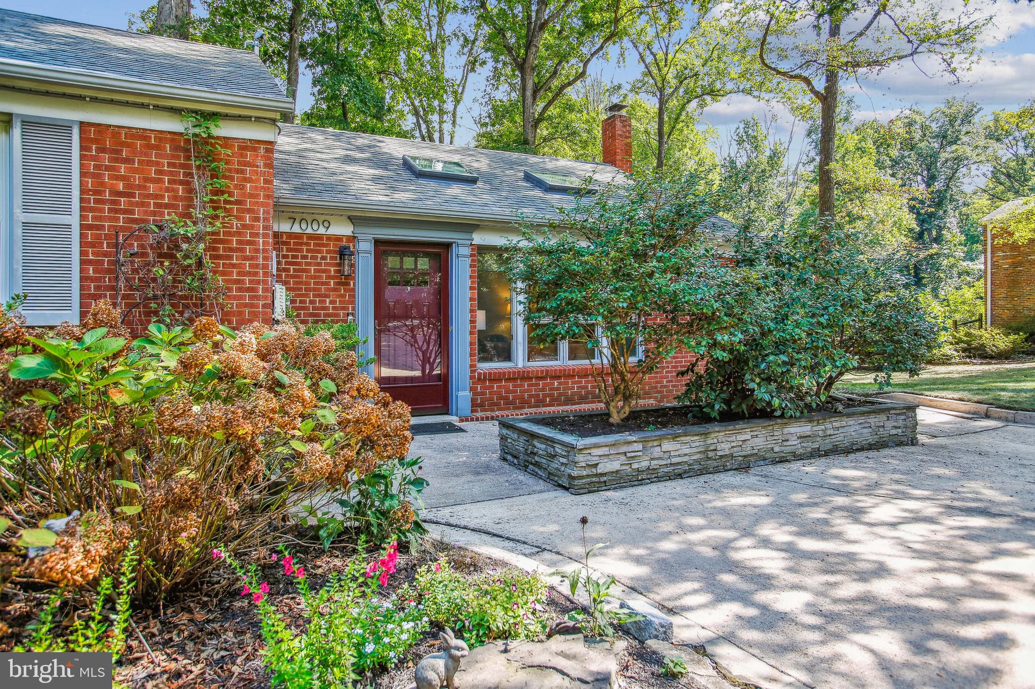7009 Coventry Road Alexandria, VA 22306 - Photo 3 of 61 Welcome Home