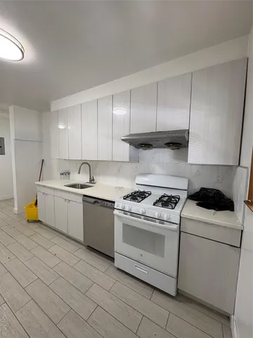 $3,548 | 1826 Mulford Avenue, Unit 2 | Pelham Bay