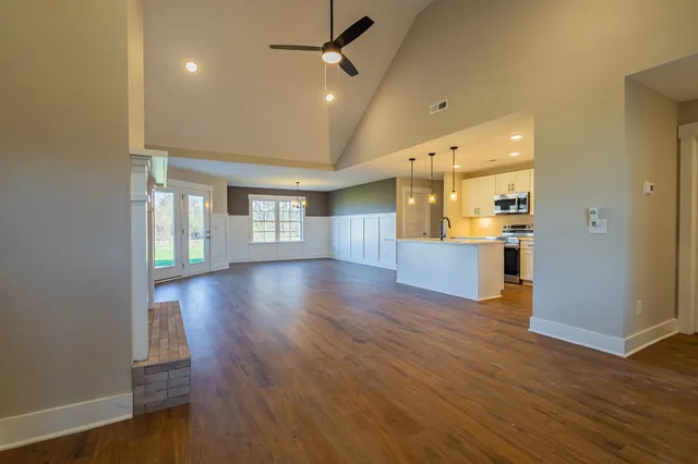 $409,900 | 71 Brooklyn Avenue, Manchester, TN 37355