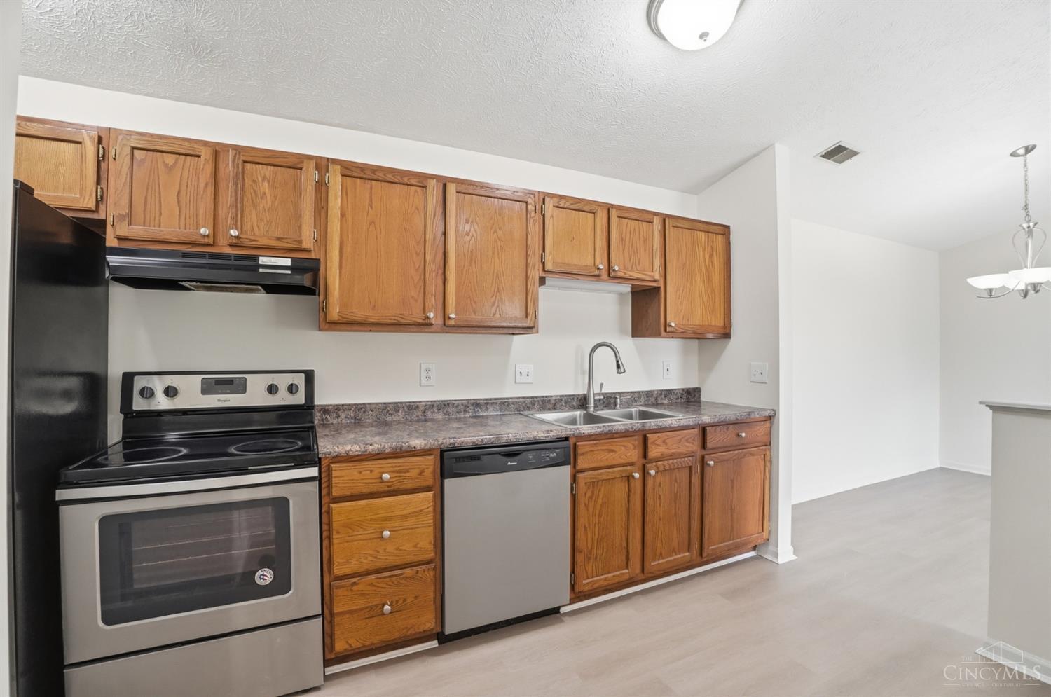 7372 Ridgepoint Drive, Unit 10 Cincinnati, OH 45230 - Photo 15 of 42