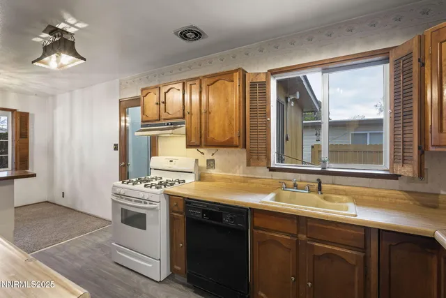 $385,000 | 1675 Auburn Way, Reno, NV 89502