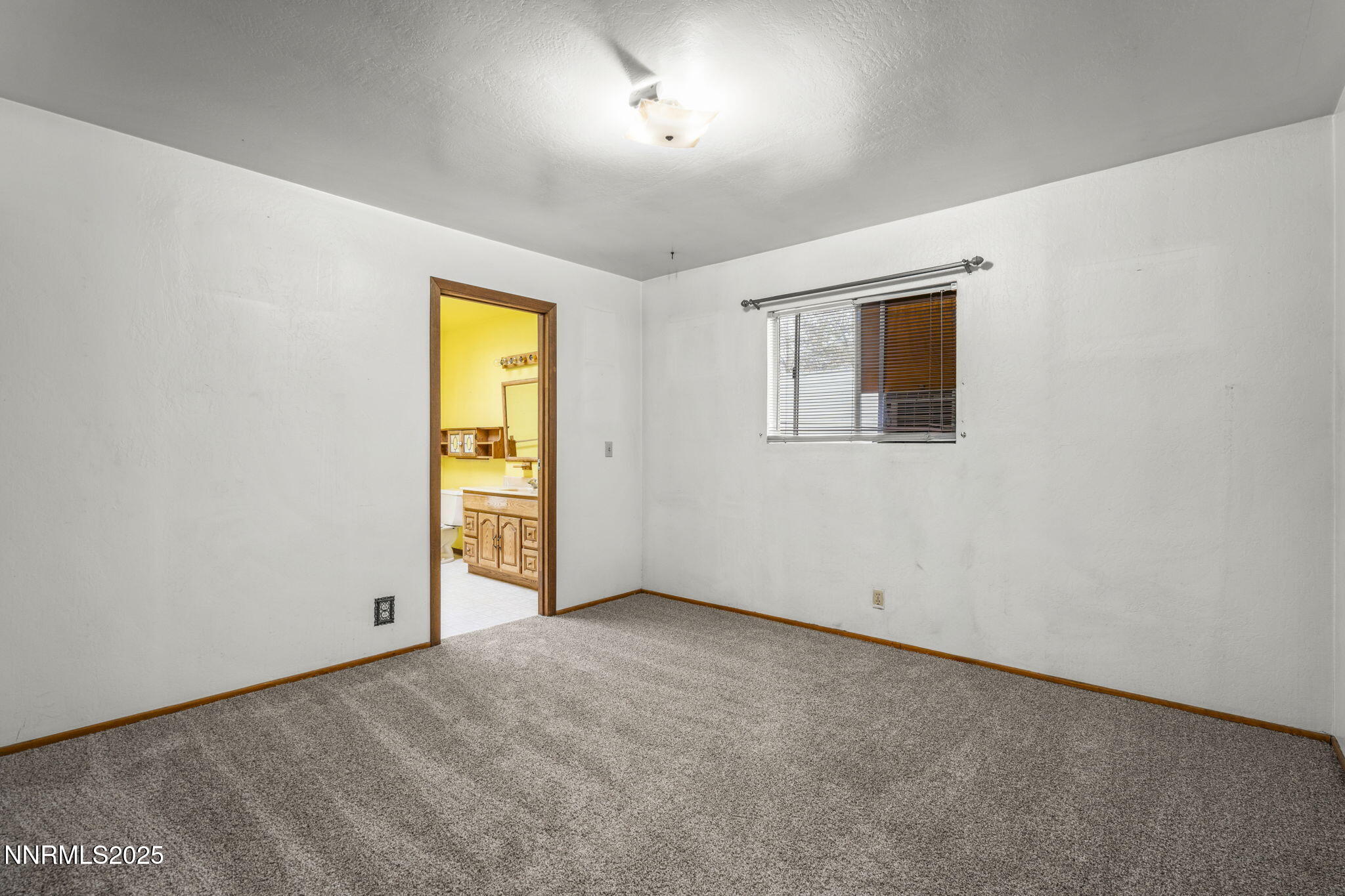 1675 Auburn Way Reno, NV 89502 - Photo 16 of 32 19-web-or-mls-_DSC6339