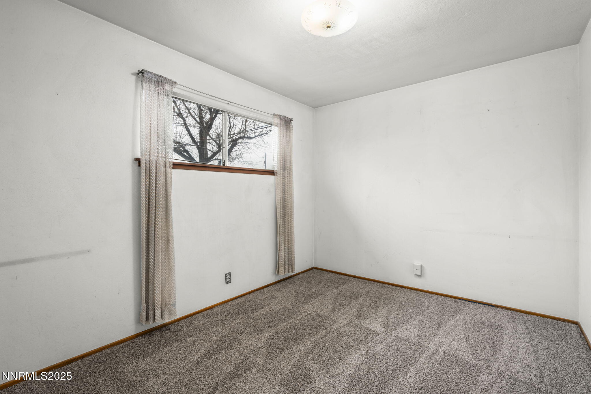 1675 Auburn Way Reno, NV 89502 - Photo 19 of 32 18-web-or-mls-_DSC6332