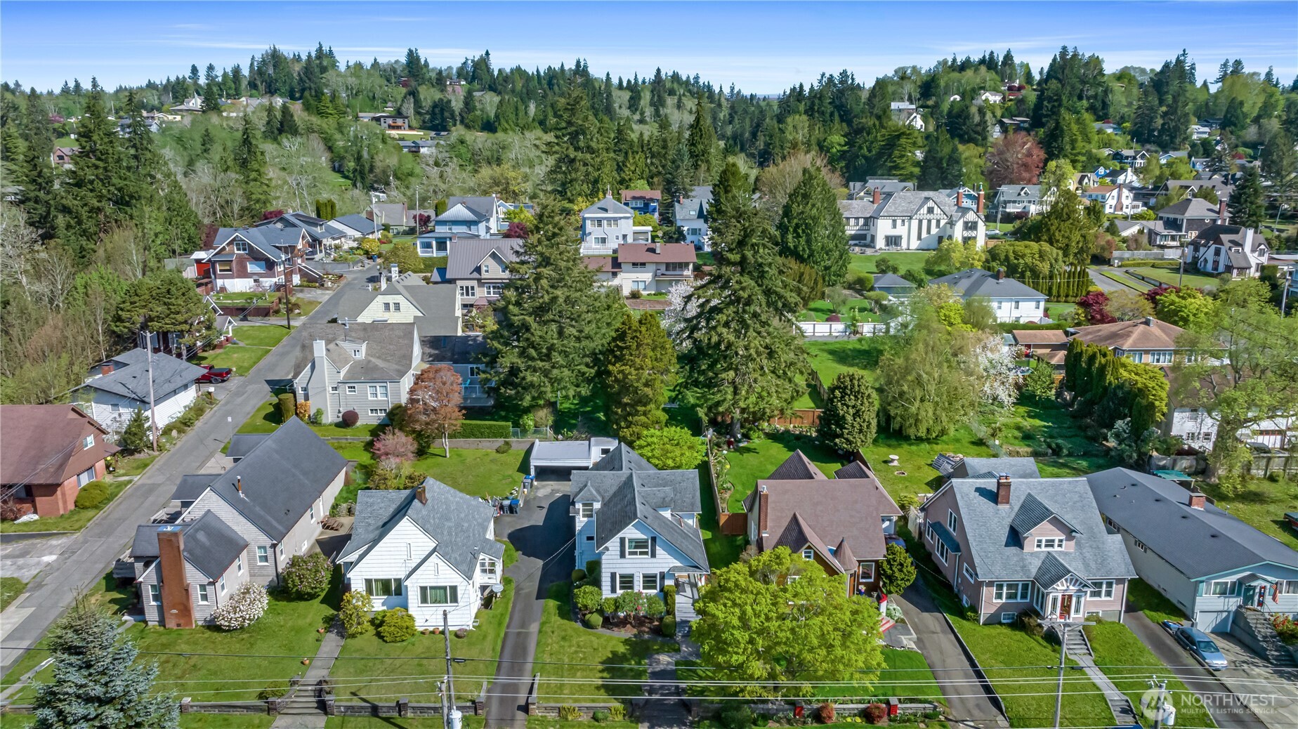 522 West 6th Street Aberdeen, WA 98520 - Photo 35 of 39 an aerial view of multiple house