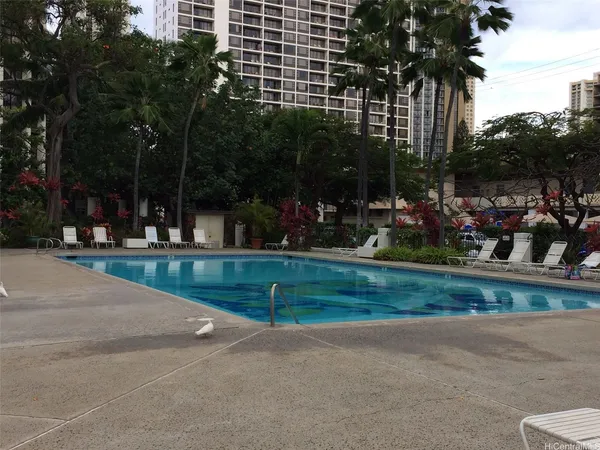 $1,650 | 300 Wai Nani Way, Unit I2405, Honolulu, HI 96815