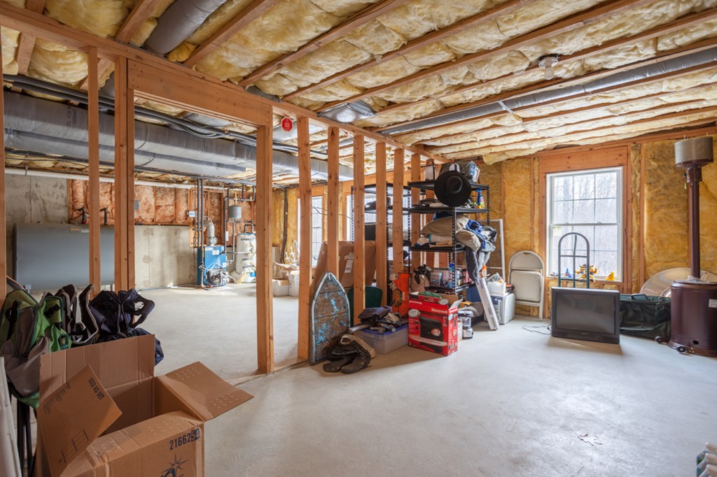 152 Old Worcester Road Charlton, MA 01507 - Photo 25 of 28 a view of a room with gym equipment