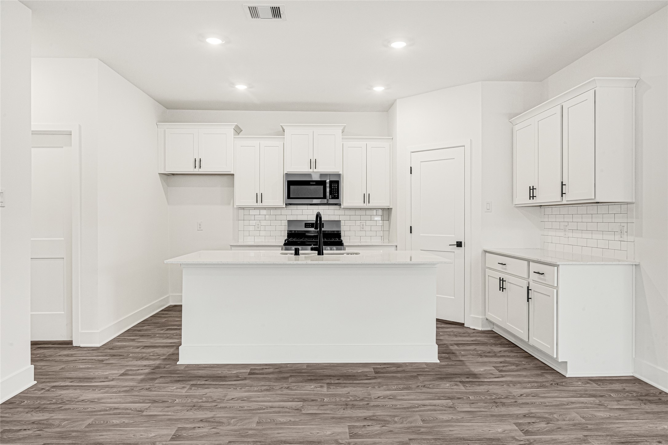9460 Hard Rock Road Conroe, TX 77303 - Photo 11 of 28 Kitchen Area