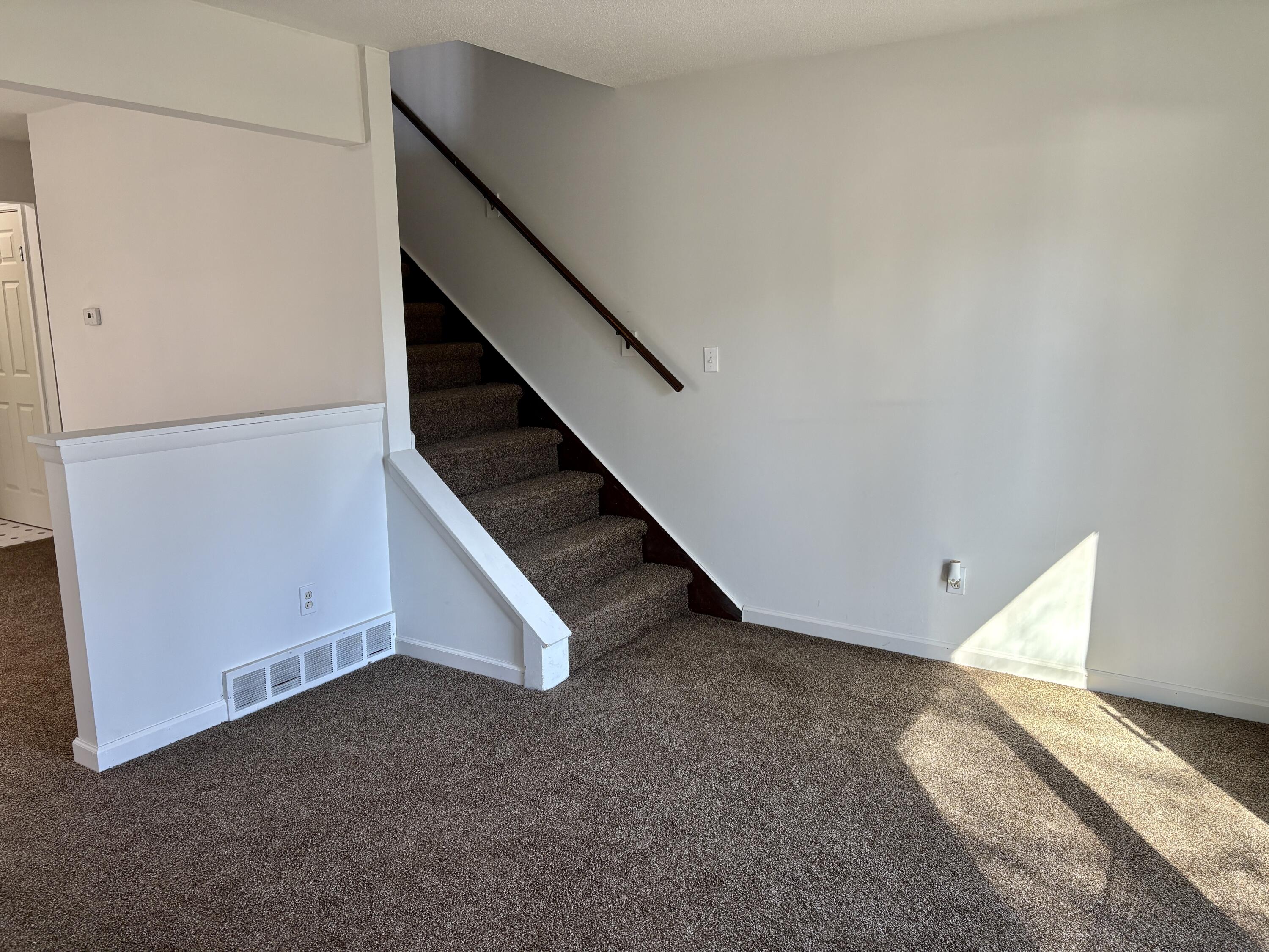 17312 Oak Street Spring Lake, MI 49456 - Photo 2 of 35 IMG_1389