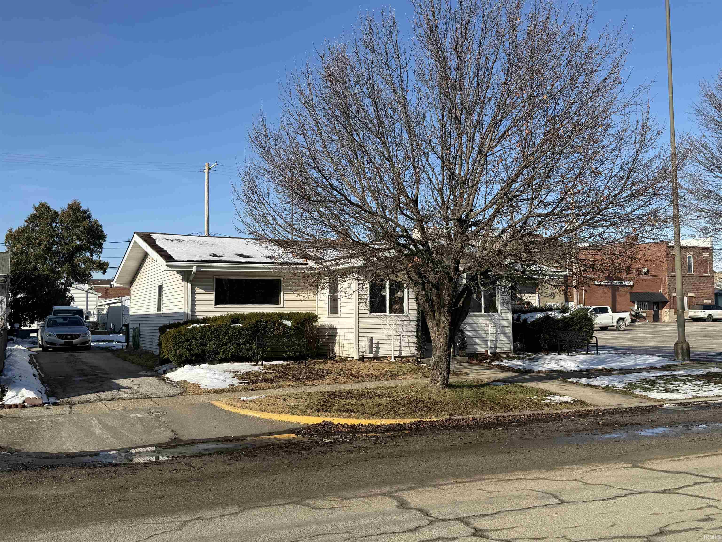 88 Southeast 1st Street Linton, IN 47441 - Photo 1 of 36