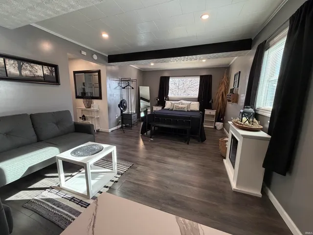 $224,900 | 88 Southeast 1st Street, Linton, IN 47441