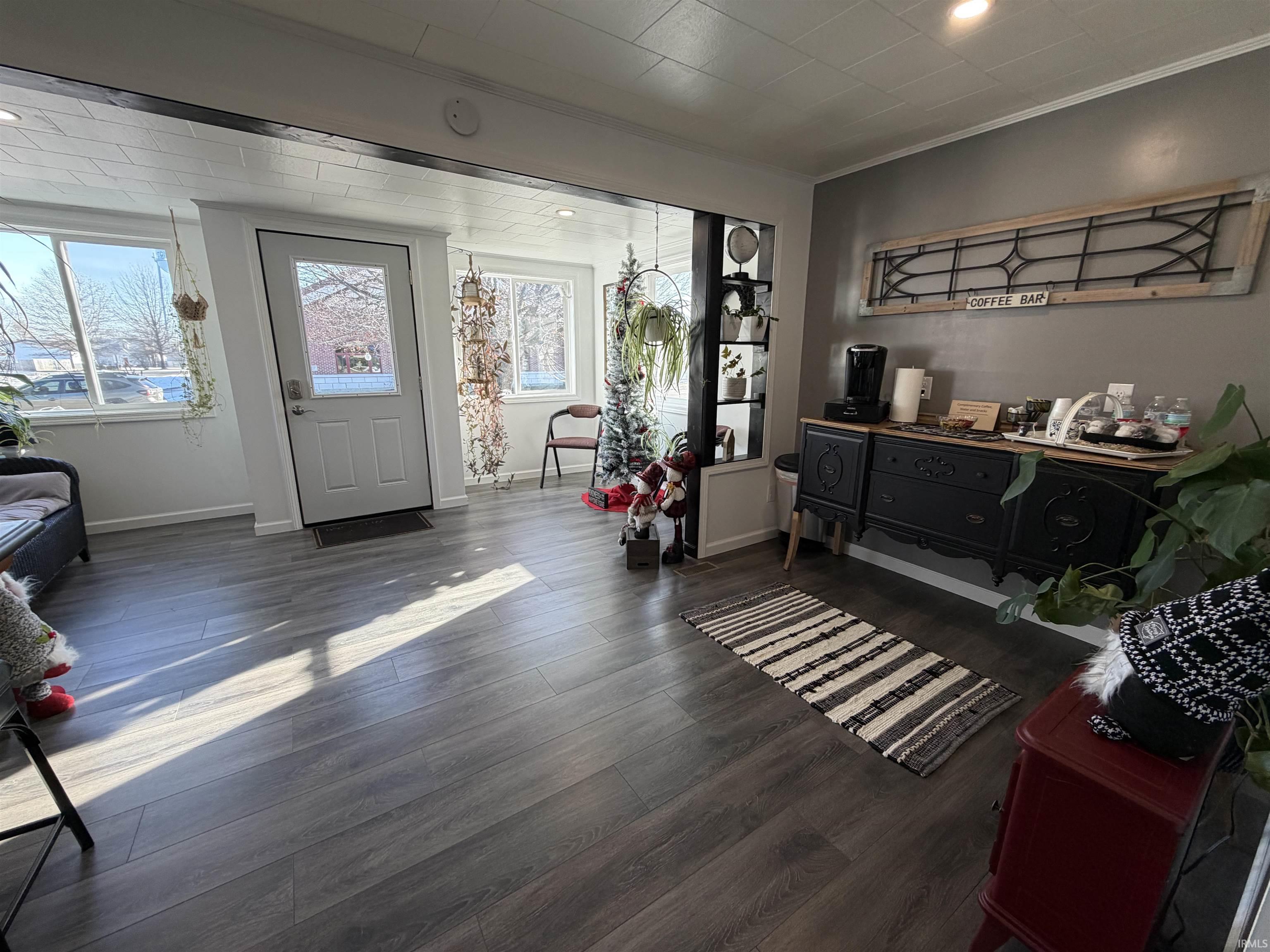 88 Southeast 1st Street Linton, IN 47441 - Photo 3 of 36