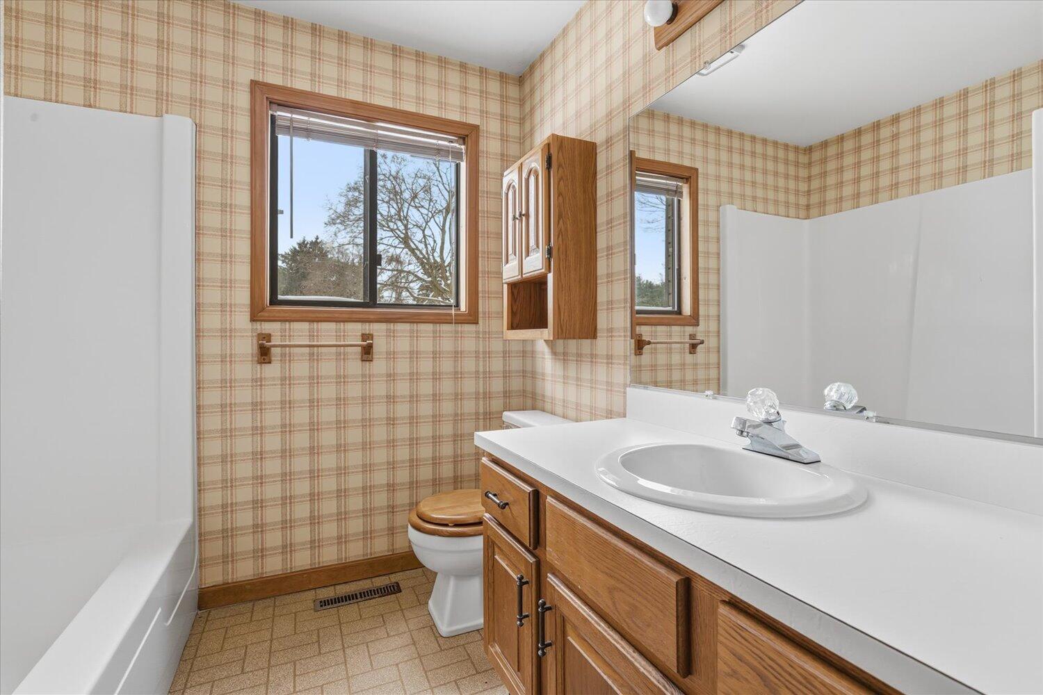 5052 Green Meadow Road Kalamazoo, MI 49009 - Photo 16 of 25 16-WM5052greenmeadow-16