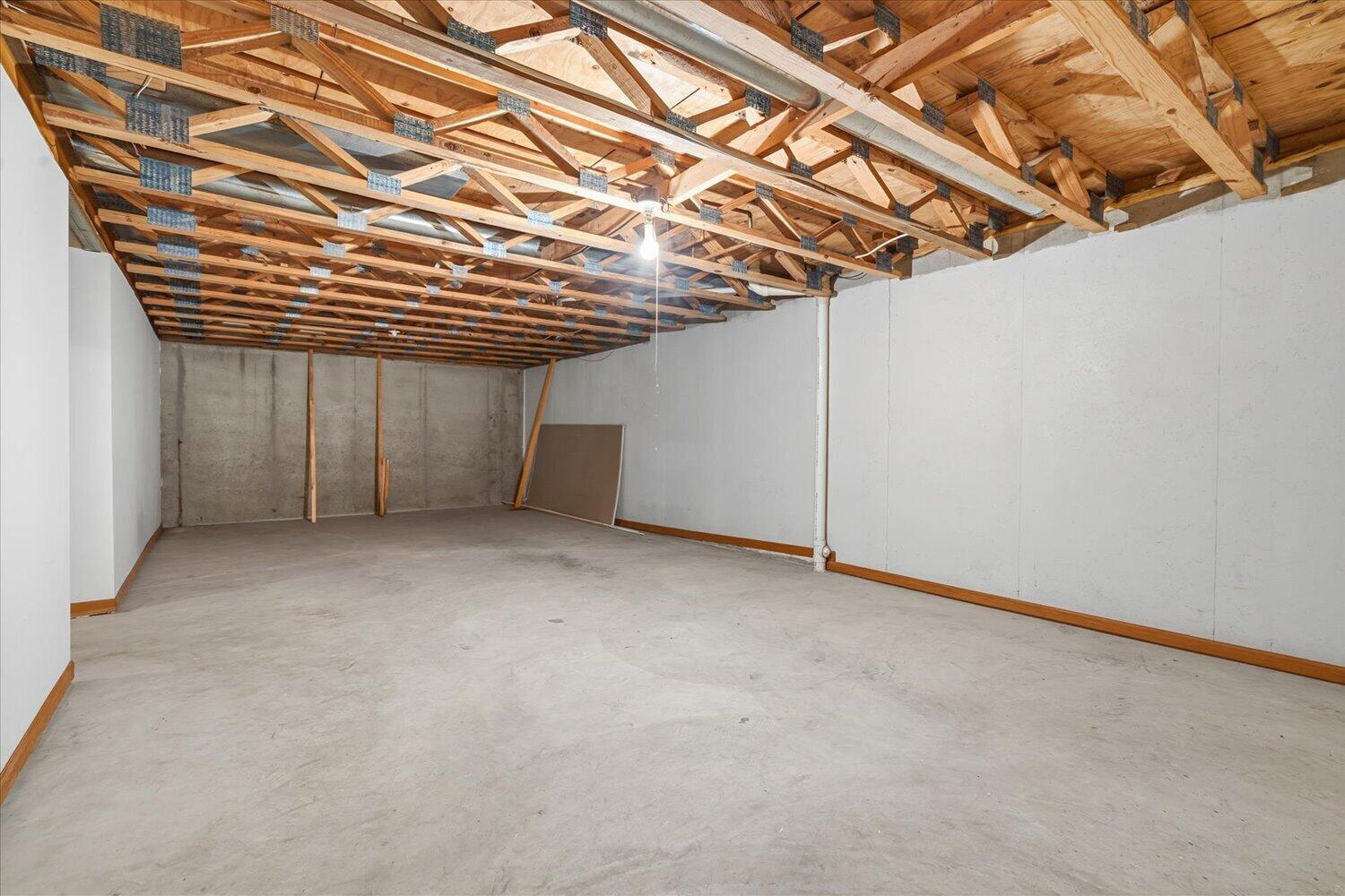 5052 Green Meadow Road Kalamazoo, MI 49009 - Photo 19 of 25 19-WM5052greenmeadow-19