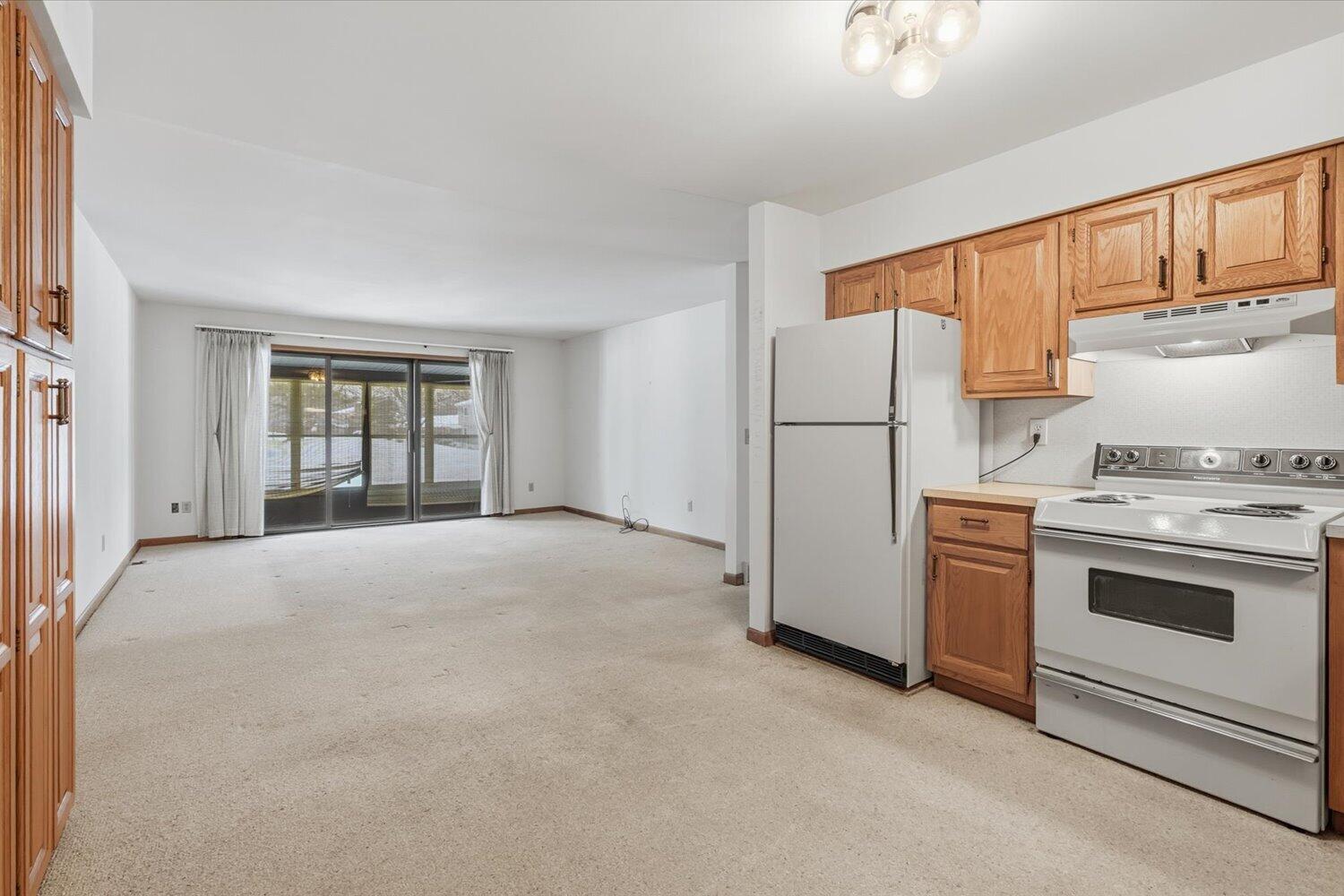 5052 Green Meadow Road Kalamazoo, MI 49009 - Photo 6 of 25 06-WM5052greenmeadow-4