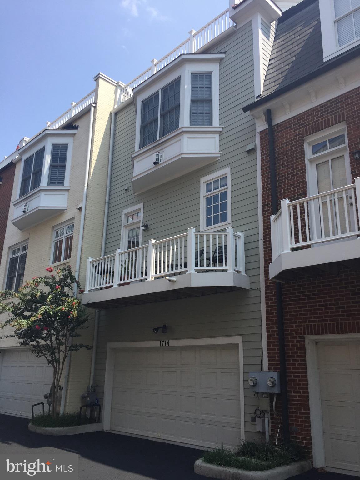 1714 Carpenter Road Alexandria, VA 22314 - Photo 2 of 2 Rear balcony and sun deck