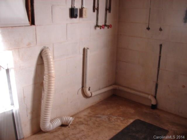 147 Ashbrook Rd Point, Unit 27 Statesville, NC 28677 - Photo 21 of 24 a view of walk in closet