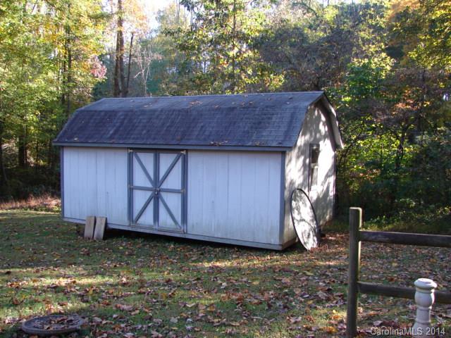 147 Ashbrook Rd Point, Unit 27 Statesville, NC 28677 - Photo 4 of 24 a view of backyard with green space