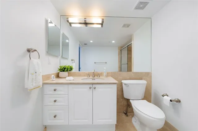 $5,300 | 99 Southeast Mizner Boulevard, Unit 603, Boca Raton, FL 33432