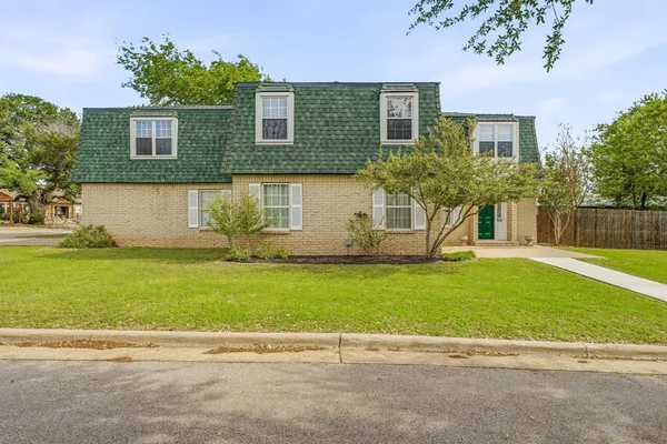 $390,000 | 302 Hill Street, Glen Rose, TX 76043