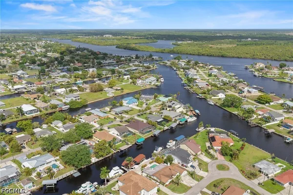 $565,000 | 2124 St Croix Avenue, Fort Myers, FL 33905