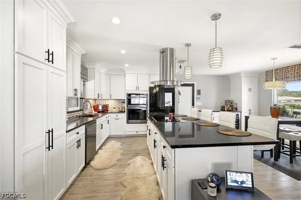 $565,000 | 2124 St Croix Avenue, Fort Myers, FL 33905