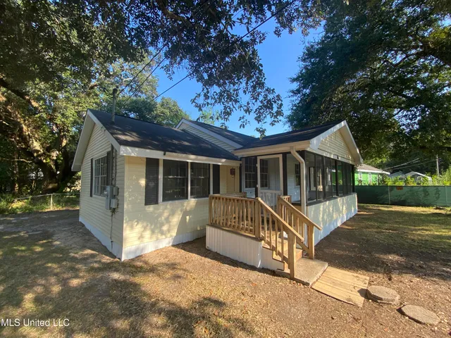 $130,500 | 6908 Barnes Road, Moss Point, MS 39563