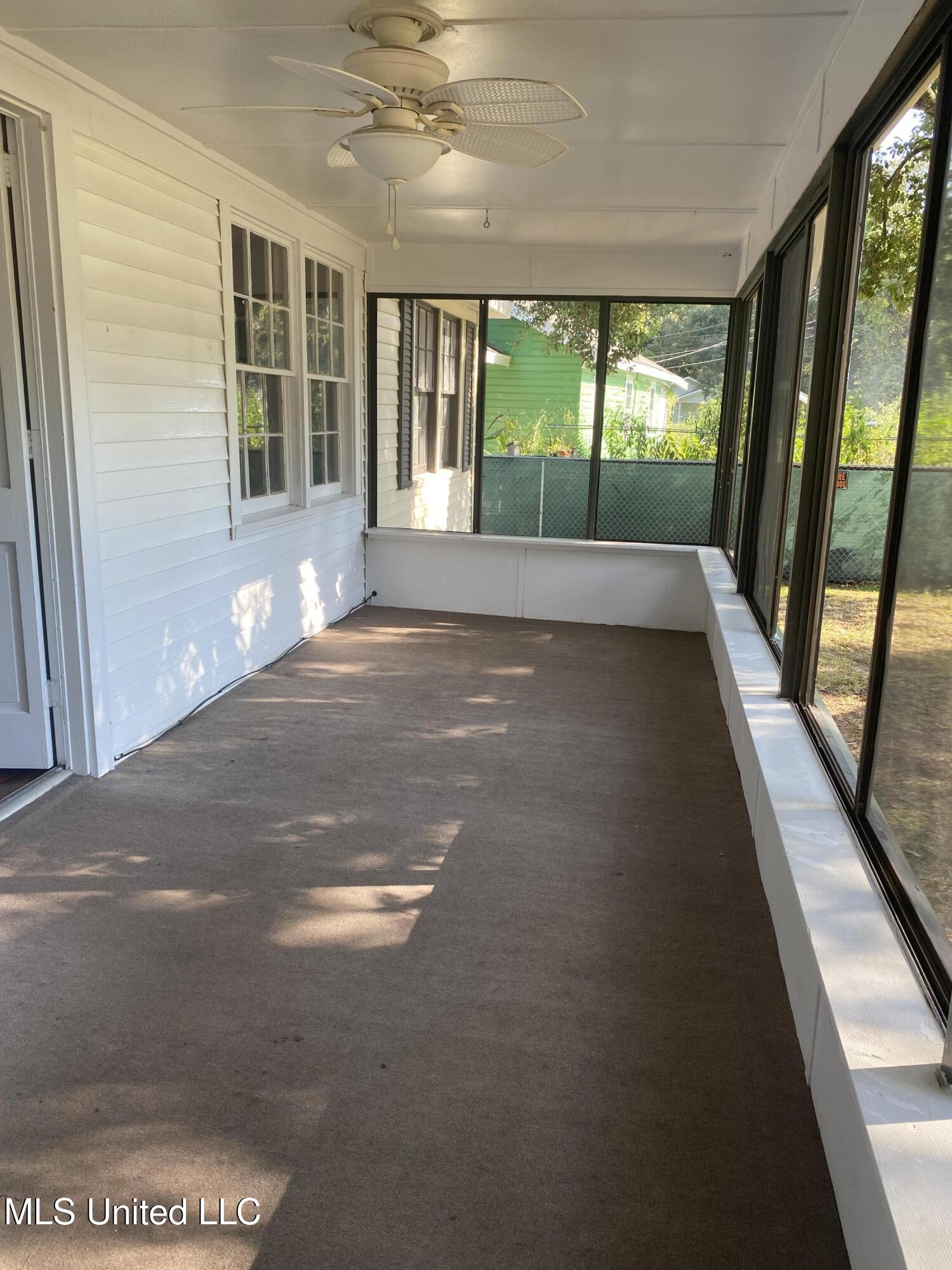 6908 Barnes Road Moss Point, MS 39563 - Photo 13 of 24 IMG_9723