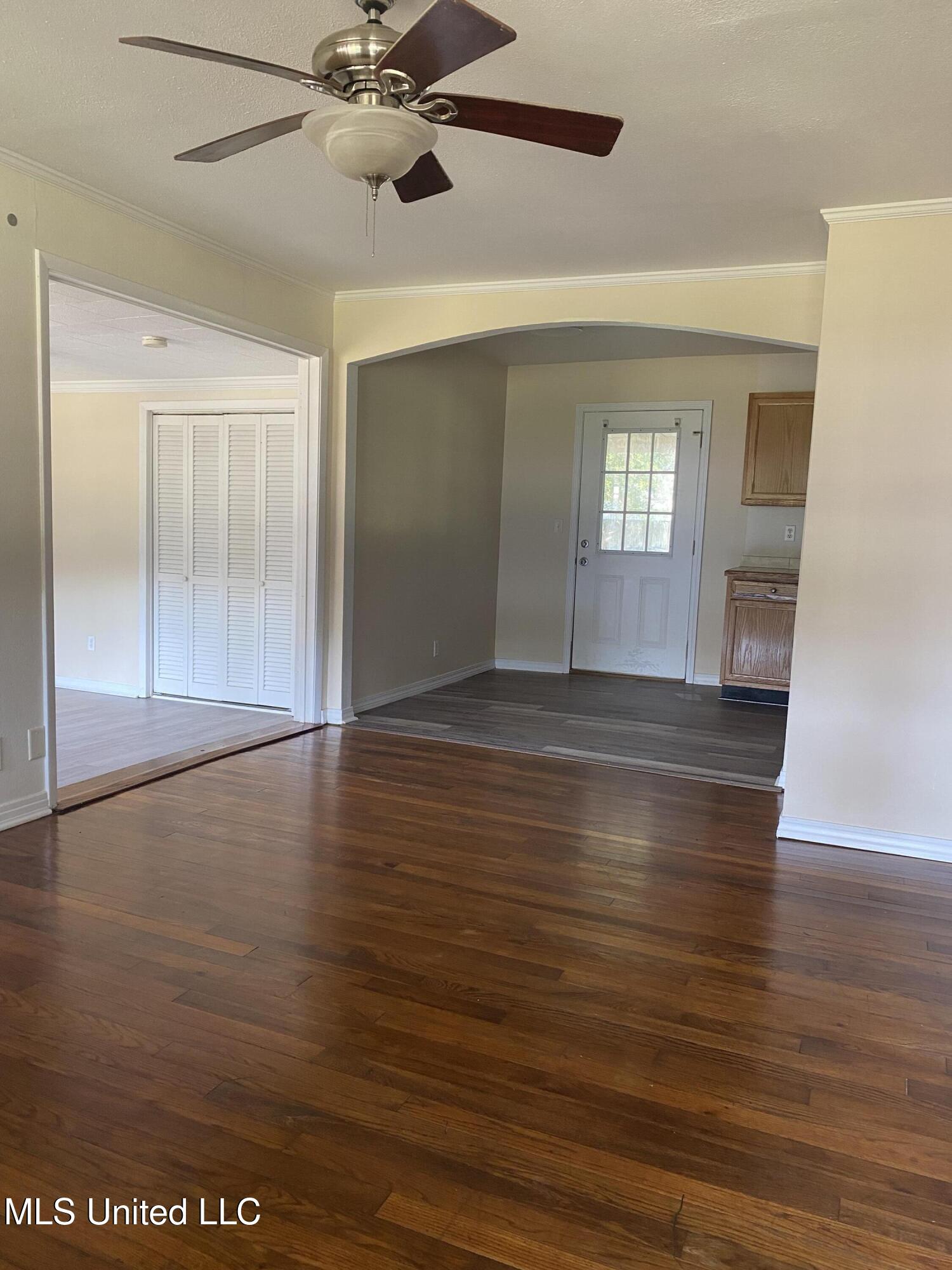 6908 Barnes Road Moss Point, MS 39563 - Photo 15 of 24 IMG_9727