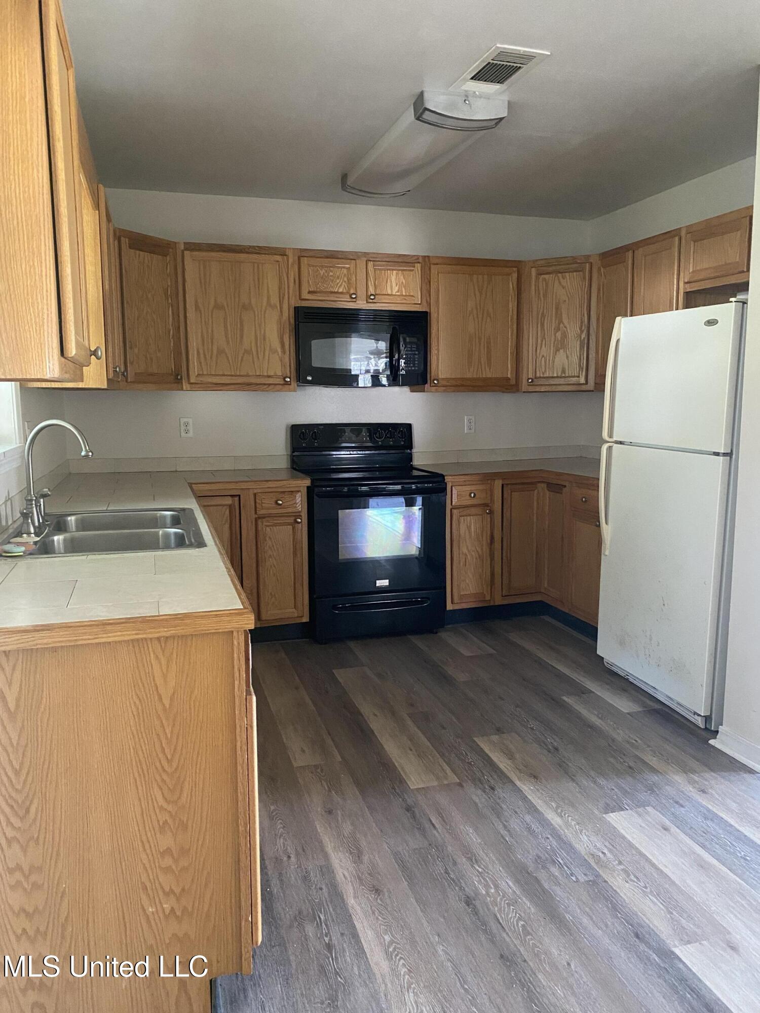 6908 Barnes Road Moss Point, MS 39563 - Photo 17 of 24 IMG_9718