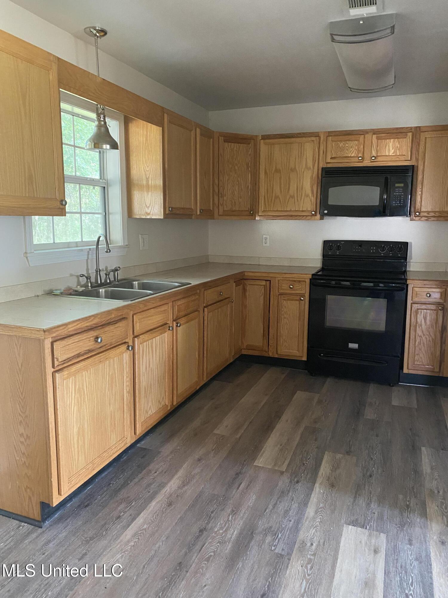 6908 Barnes Road Moss Point, MS 39563 - Photo 18 of 24 IMG_9717