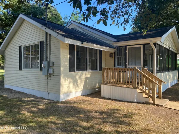 $130,500 | 6908 Barnes Road, Moss Point, MS 39563