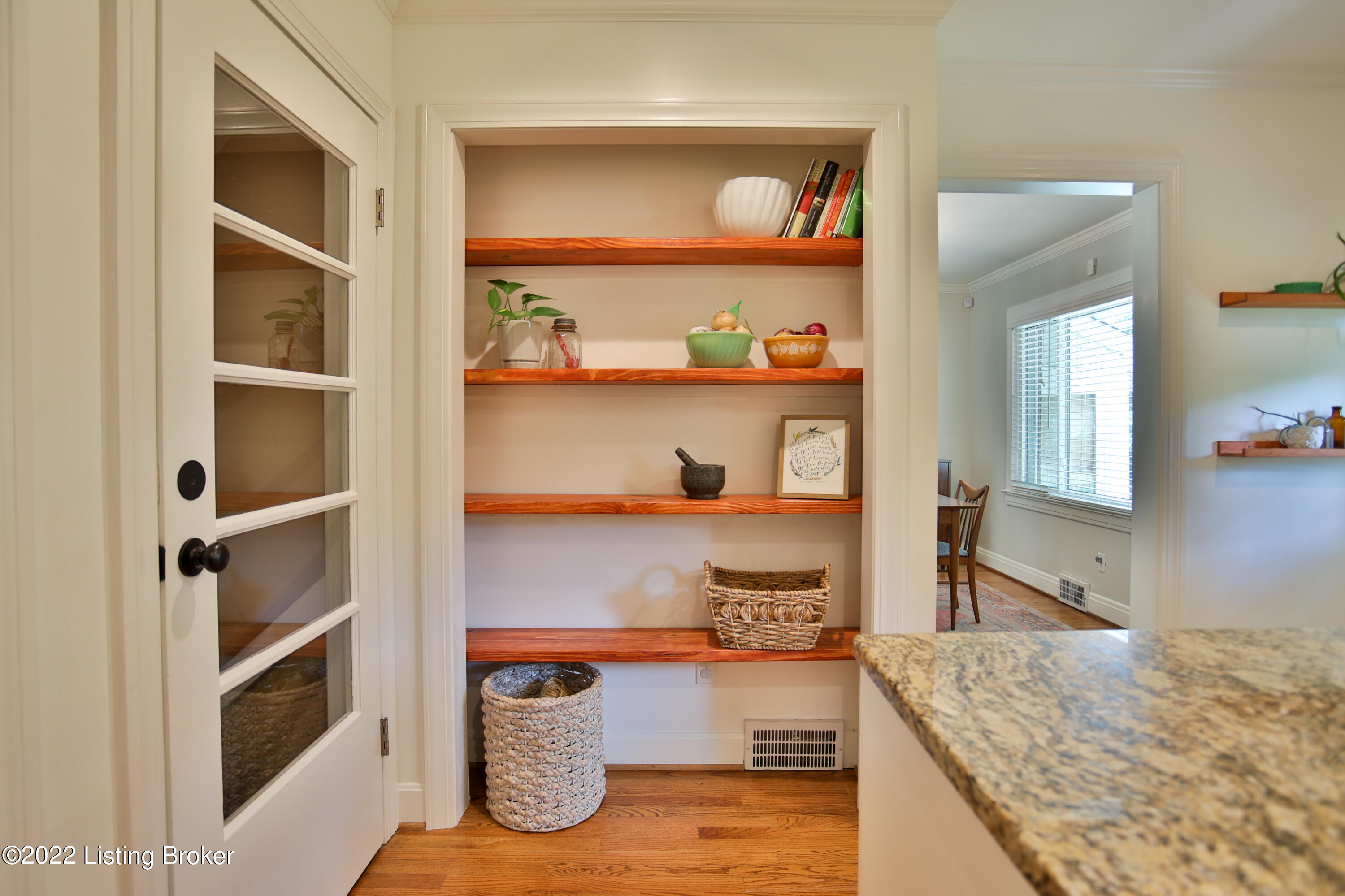 206 Tyne Road Louisville, KY 40207 - Photo 14 of 37 206 Tyne Rd-22