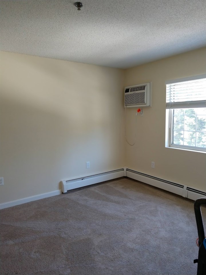 490 North River Road, Unit 28 Manchester, NH 03104 - Photo 3 of 8 Gallery Image 3