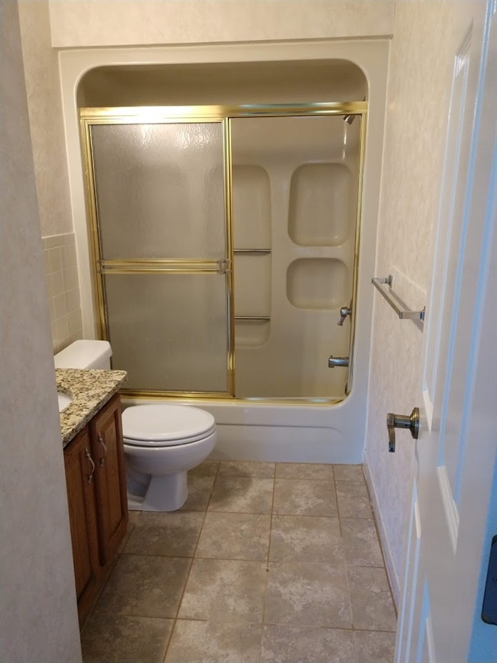 490 North River Road, Unit 28 Manchester, NH 03104 - Photo 4 of 8 Gallery Image 4