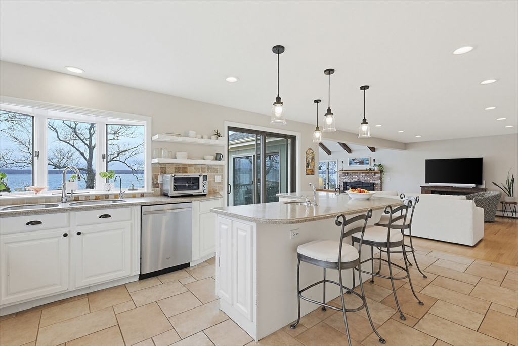 54 Oliver Hazard Perry Road Portsmouth, RI 02871 - Photo 8 of 27